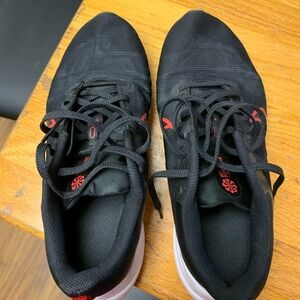 Nike Men's Black and Red Athletic Sneakers